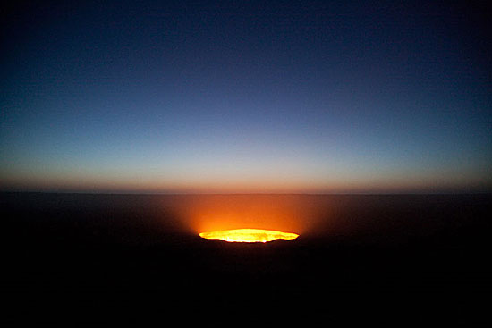 В Туркменистане есть «Дверь в преисподнюю» — место, которое непрерывно горит уже 40 лет