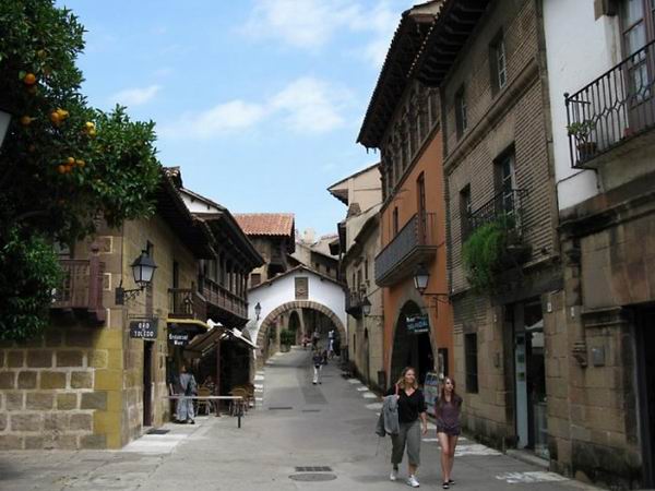 В испанской деревне жители прожили с соседом-мертвецом 20 лет