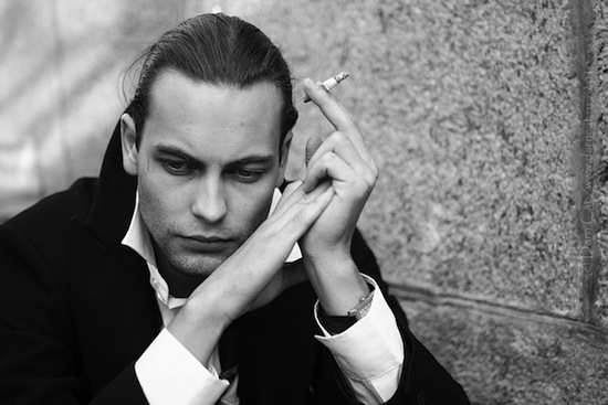 Женщинам нравится, когда мужчина сердится, грустит или озабочен Женщинам нравится, когда мужчина сердится, грустит или озабочен