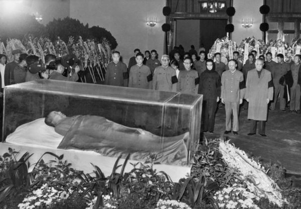 Краткий экскурс в бальзамирование мировых вождей Краткий экскурс в бальзамирование мировых вождей